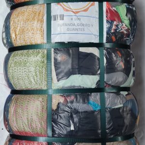 Fardo de bufandas gorros y guantes categoría Premium