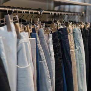 Fardo de pantalones de hombre baratos